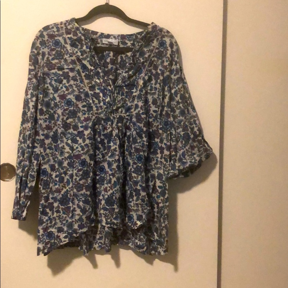 Floral print blouse